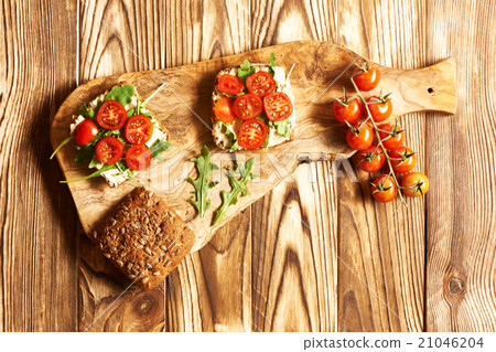 Hummus sandwiches Hummus sandwiches 21046204