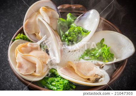 Steaming sake brewed Clams Steamed in Sake japanese food Steaming sake brewed Clams Steamed in Sake japanese food 21047303