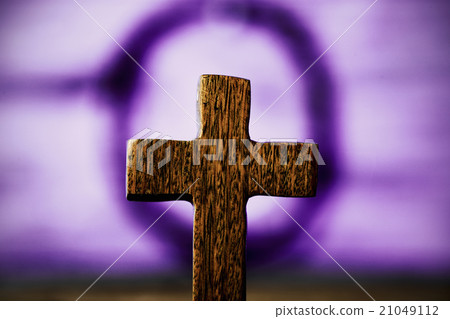 cross and crown of thorns of Jesus Christ cross and crown of thorns of Jesus Christ 21049112