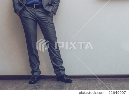 Businessman's legs 21049907