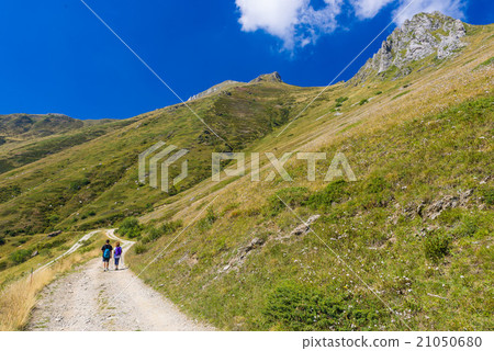 Hikers in the Ligurian Alps 21050680