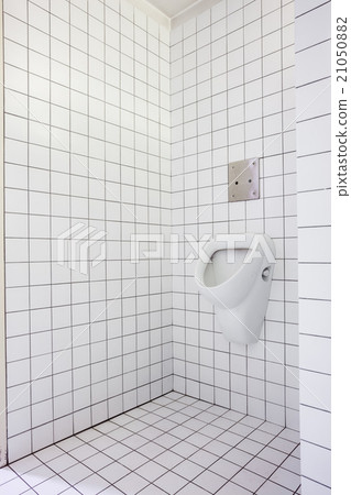 urinal on the wall 21050882