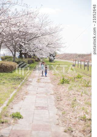 child, whelp, younger 21052648