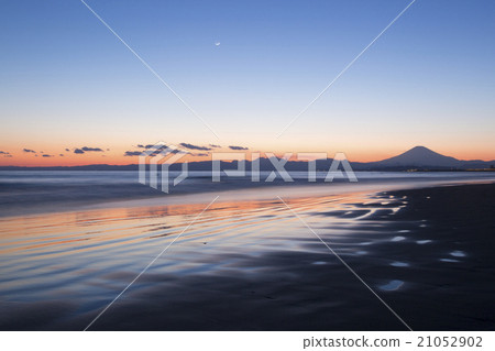 富士和湘南的海 21052902