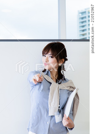 Seminar Women Instructor Responded 21052967