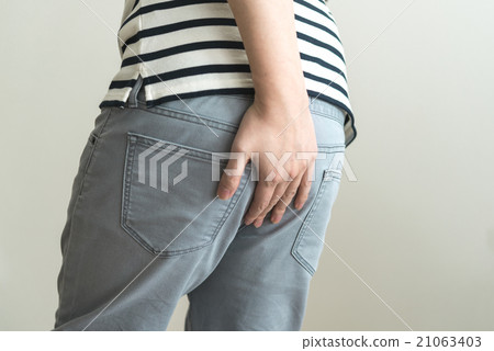 男性肖像』 21063403