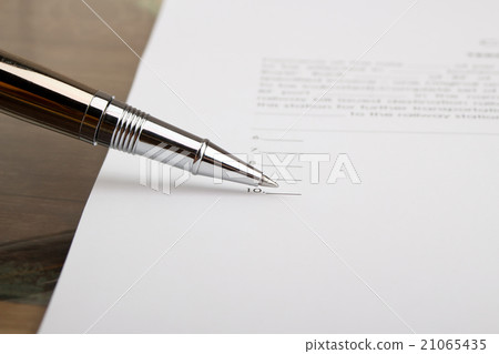 Signing a contract, business contract details 21065435