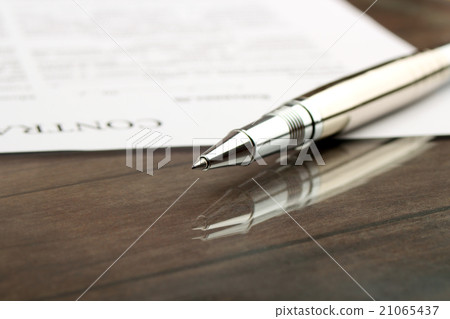 signing a contract, business contract details 21065437