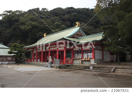 At the Akama Shrine At the Akama Shrine 21067831