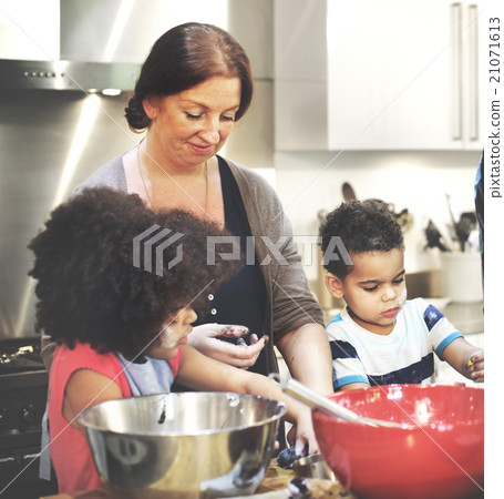 Cookie Bake Bakery Child Dessert Discovery Leisure Concept 21071613