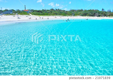 The beach at Irabujima Watamichi in summer and a sea bather The beach at Irabujima Watamichi in summer and a sea bather 21071839