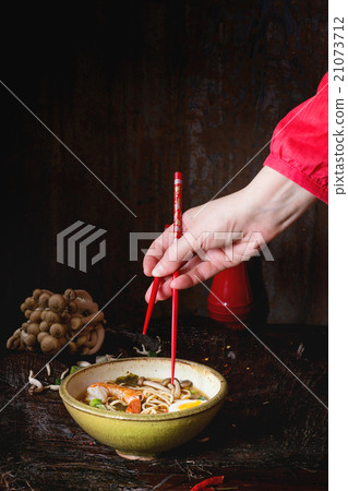 Asian soup ramen ready to eat 21073712