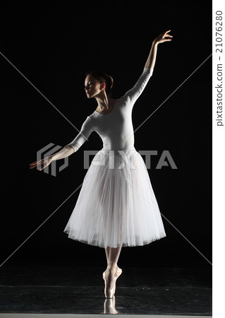 Ballerina in white 21076280
