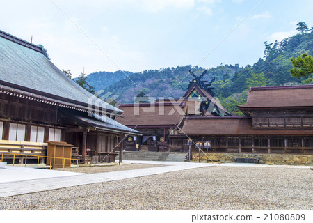 Inside Izumo Taisha Shrine 21080809