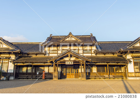 Old Taisha station shining in sunset Old Taisha station shining in sunset 21080838