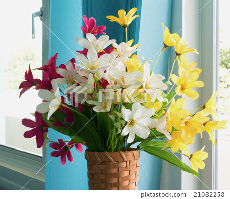 Plastic flowers 21082258