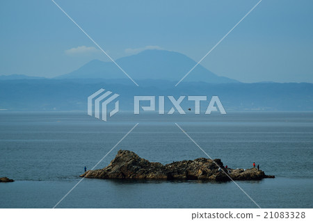 The sea of Izumo and Sanbayama The sea of Izumo and Sanbayama 21083328