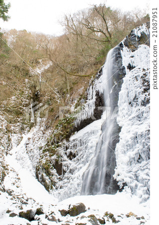 白色的野豬瀑布 白色的野豬瀑布 21087951