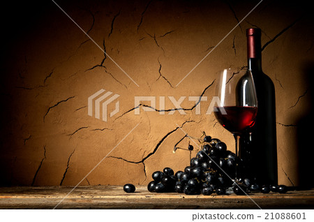 Ripe grape and wine 21088601
