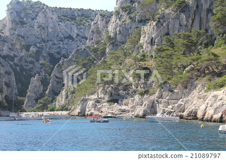 來自Creek Karank的水上戲劇 21089797