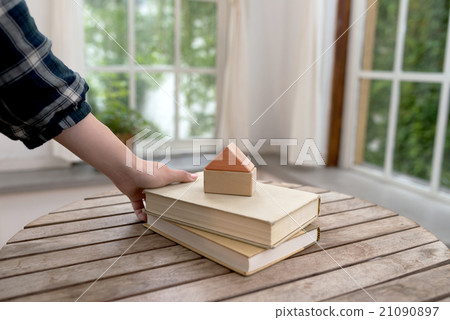 wood house  21090897