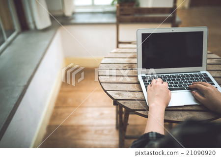 Computer and female 21090920