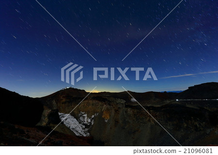Mountain top of Mt. Fuji in the moonlight and the starry sky Mountain top of Mt. Fuji in the moonlight and the starry sky 21096081