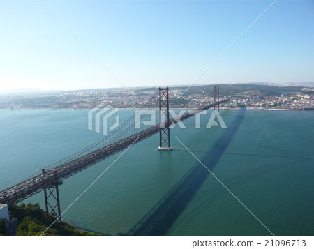 Portugal / Lisbon / April 25 bridge Portugal / Lisbon / April 25 bridge 21096713