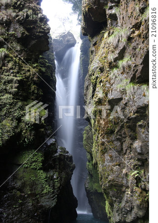 Tollet waterfall Tollet waterfall 21096816