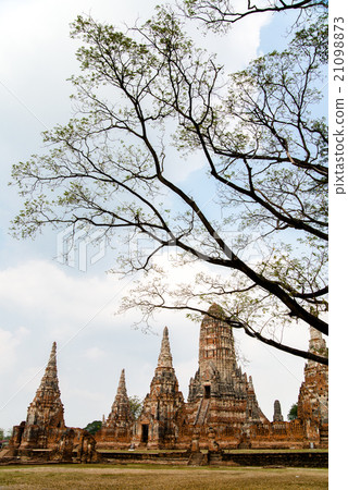 Thai Ayutthaya Wat Chaiwatthanaram 21098873