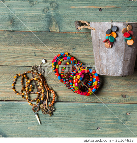 necklace and beads 21104632