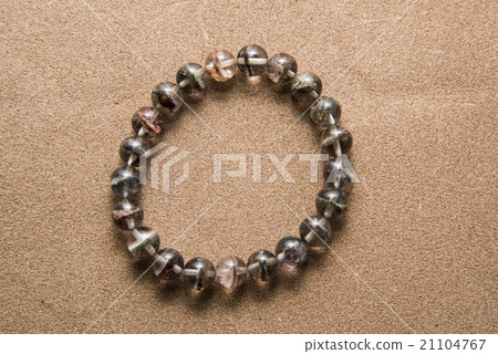 Garden Quartz bracelet on leather 21104767