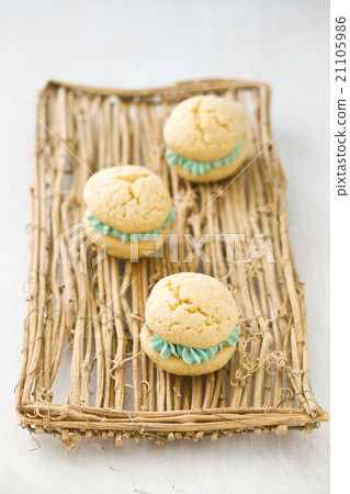 Vanilla whoopie pies Vanilla whoopie pies 21105986