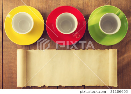 empty ceramic cup on wood empty ceramic cup on wood 21106603