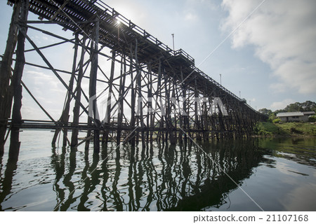 THAILAND KANCHANABURI SANGKHLABURI WOODEN BRIDGE THAILAND KANCHANABURI SANGKHLABURI WOODEN BRIDGE 21107168