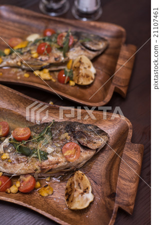Grilled dorado fish Grilled dorado fish 21107461