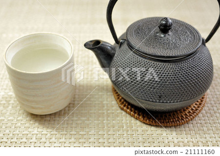 用鋼瓶喝熱水 用鋼瓶喝熱水 21111160