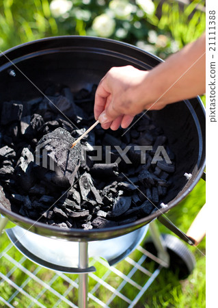 Lighting a matchstick, burn up a coal Lighting a matchstick, burn up a coal 21111388
