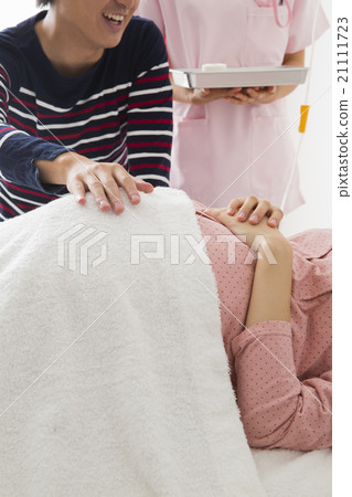 Pregnant women hospitalized 21111723