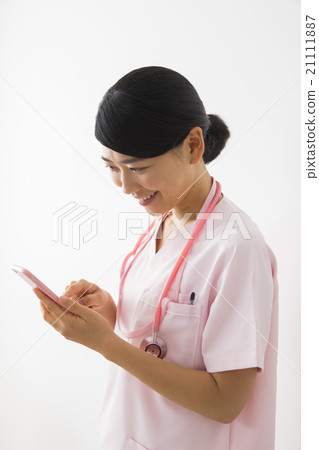 Female nurse Female nurse 21111887