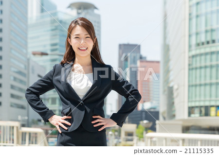 Smiley female business 21115335