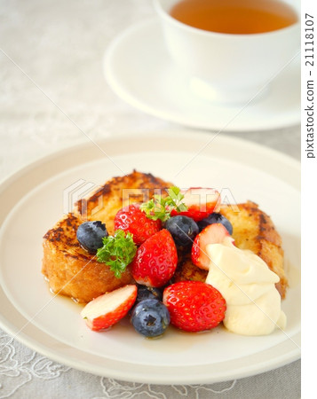 Tea time with Berry's French toast 21118107