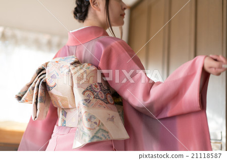 band, female, lady 21118587