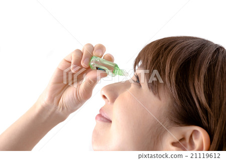Young women (eye drops) 21119612