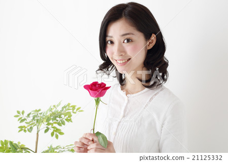 Roses and ladies 21125332