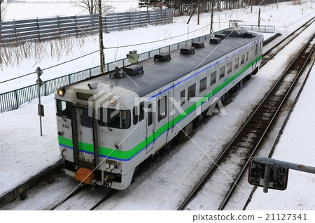 Kiha 40 833, at Hofu Station. Kiha 40 833, at Hofu Station. 21127341