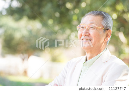 Senior men with an elegant smile 21127747