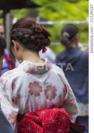 Japanese women wear a traditional dress Kimono  21128187