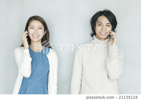二十多歲和年輕人在排隊 二十多歲和年輕人在排隊 21139128
