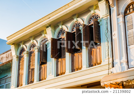 Old houses in the evenng on Thalng a historic road Old houses in the evenng on Thalng a historic road 21139802